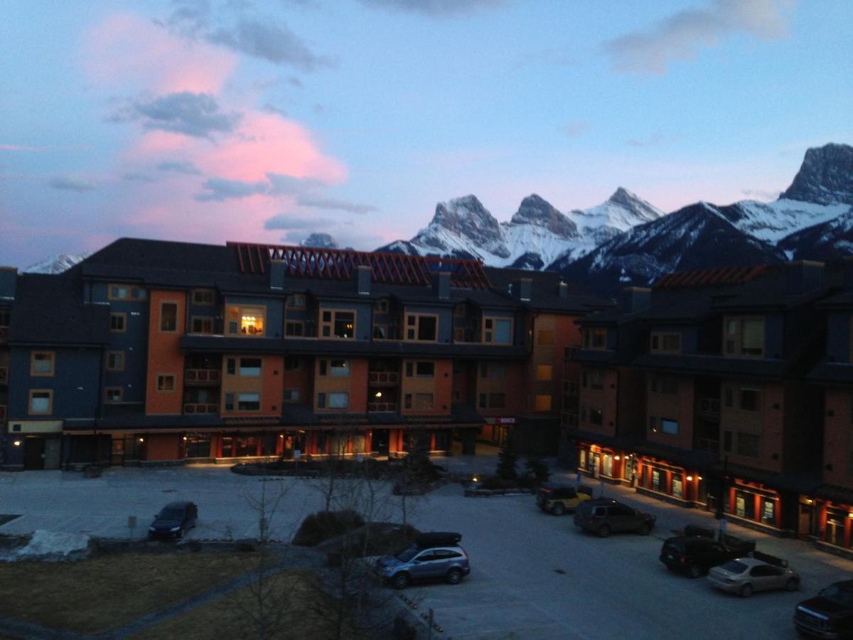 Apartment 407, Contemporary Decor Canmore Exterior foto